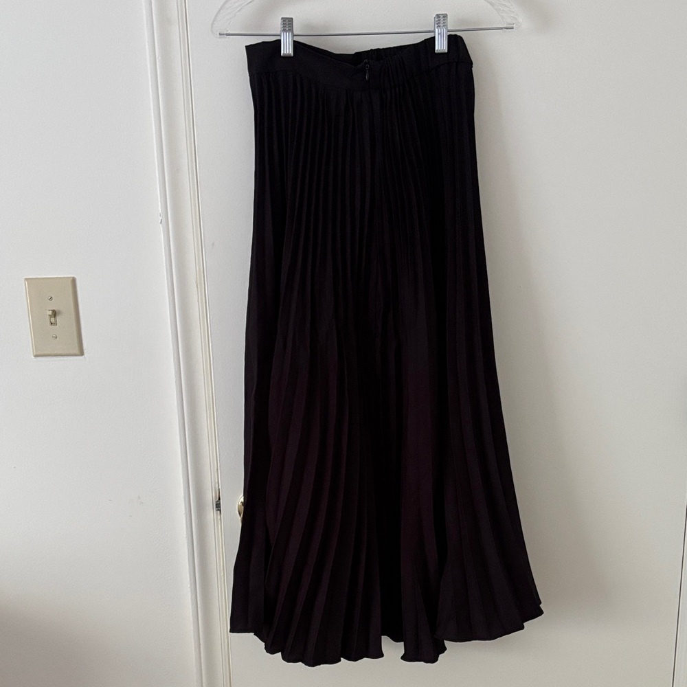 Pleated Maxi Skirt - Black